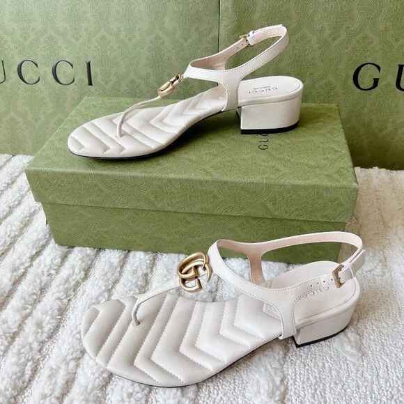 Gucci Cream Sandals with Gold Accent - Picture 3 of 12